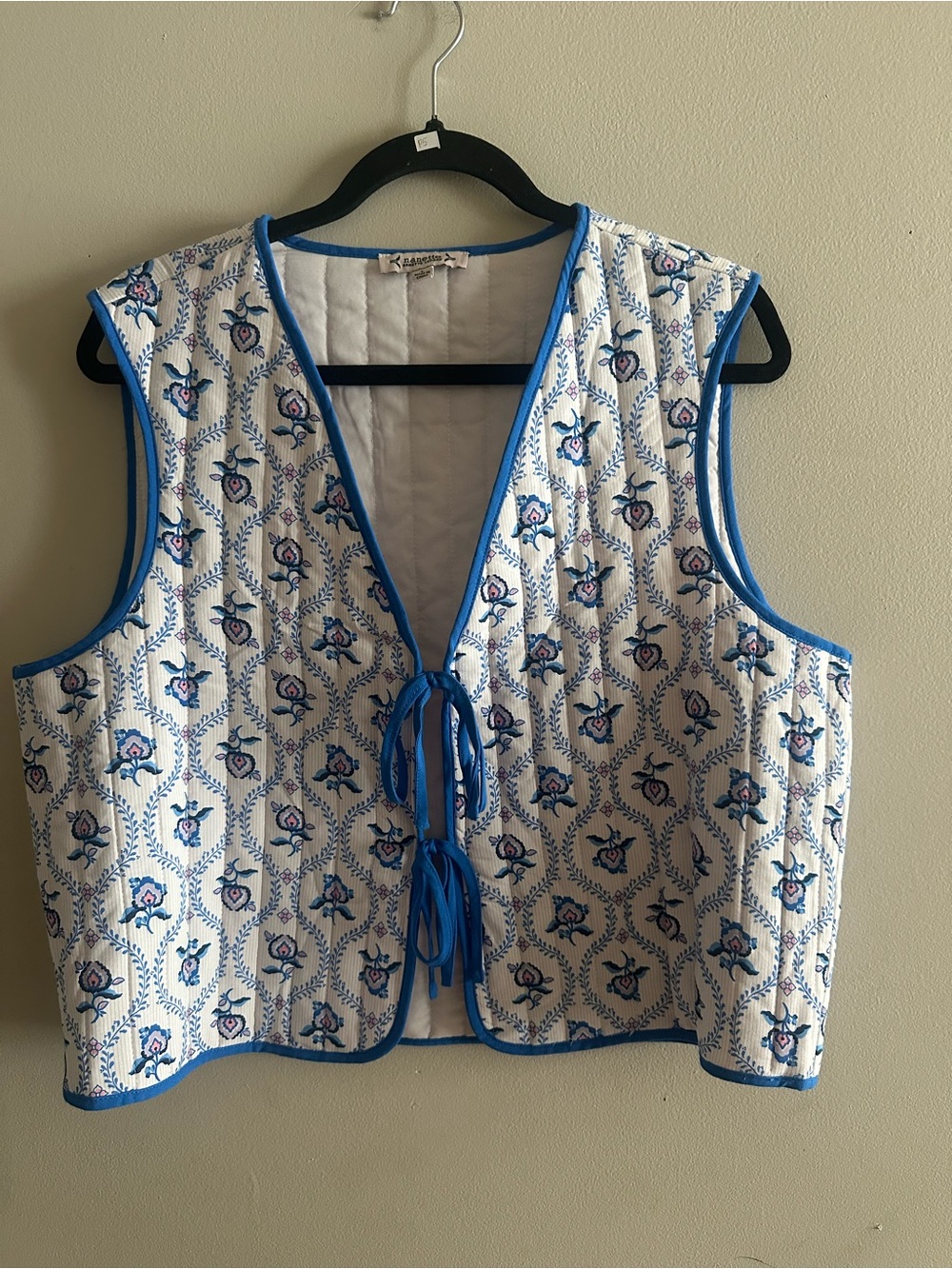 ✨Nanette Lepore White Quilted Floral Tie-Front Vest with Blue Trim NWT Size L